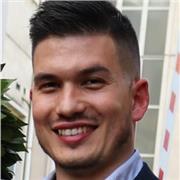 Laureato in scienze politiche in Italia con madrelingua italiano.Per il momento nessuna esperienza come insegnante, ma pronto ad imparare e dare il ma